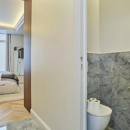 Appartamento Incredible Le Marais With Terrace Parigi